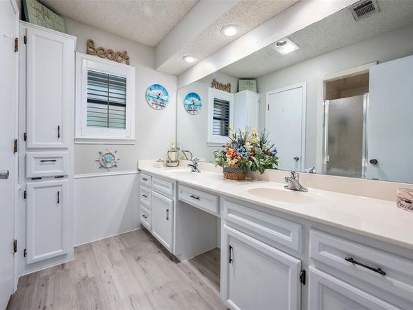 1817  Guildford Street , Garland Texas 75044