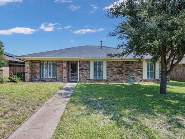 1817  Guildford Street , Garland Texas 75044