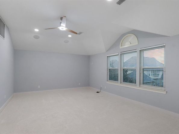 3342  Ricci Lane , Irving Texas 75062