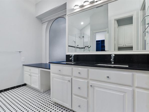 3342  Ricci Lane , Irving Texas 75062