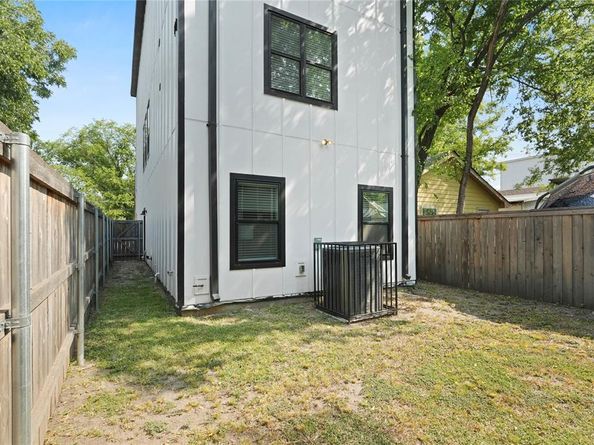920  Muncie Avenue , Dallas Texas 75212