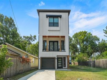 920  Muncie Avenue 
