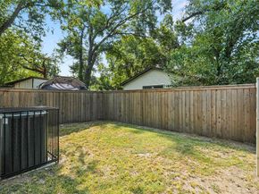 920  Muncie Avenue , Dallas Texas 75212