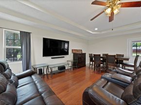 922 W Wintergreen Road , Lancaster Texas 75134