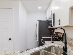 8545  Midpark Road  24, Dallas Texas 75240