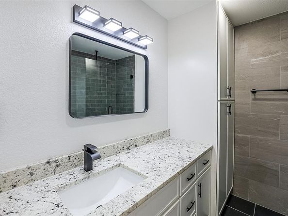 8545  Midpark Road  24, Dallas Texas 75240
