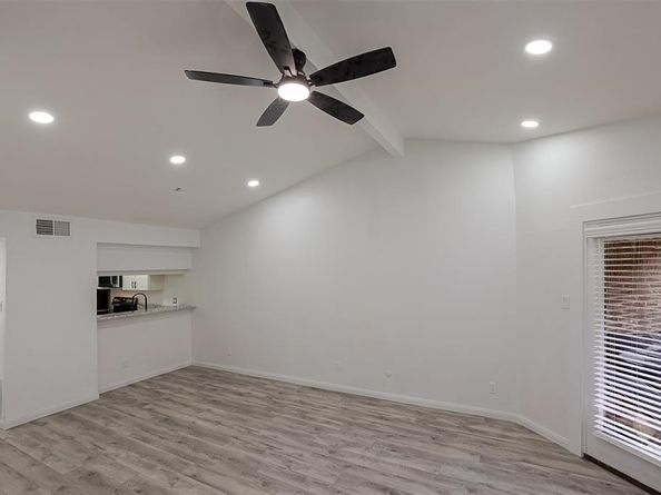 8545  Midpark Road  24, Dallas Texas 75240