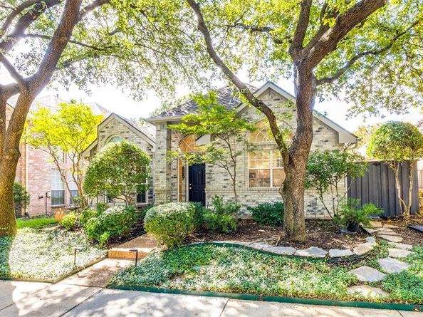 14819  Chancey Street , Addison Texas 75001