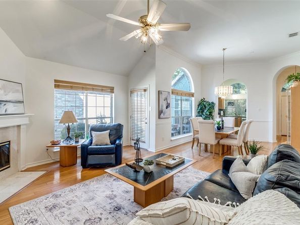 14819  Chancey Street , Addison Texas 75001