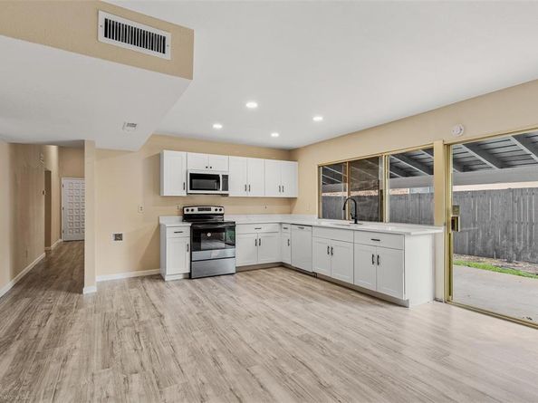 3122  Teakwood Lane , Garland Texas 75044