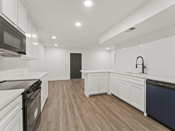 735  Oakwood Trail , Fort Worth Texas 76112