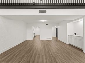 735  Oakwood Trail , Fort Worth Texas 76112