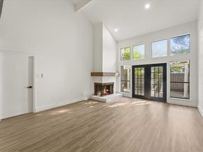 735  Oakwood Trail , Fort Worth Texas 76112