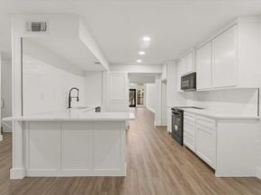 735  Oakwood Trail , Fort Worth Texas 76112