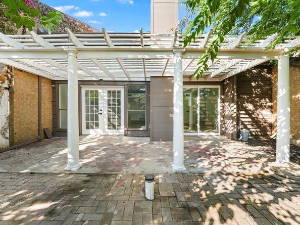 735  Oakwood Trail , Fort Worth Texas 76112
