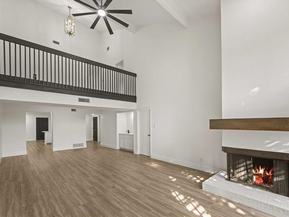 735  Oakwood Trail , Fort Worth Texas 76112