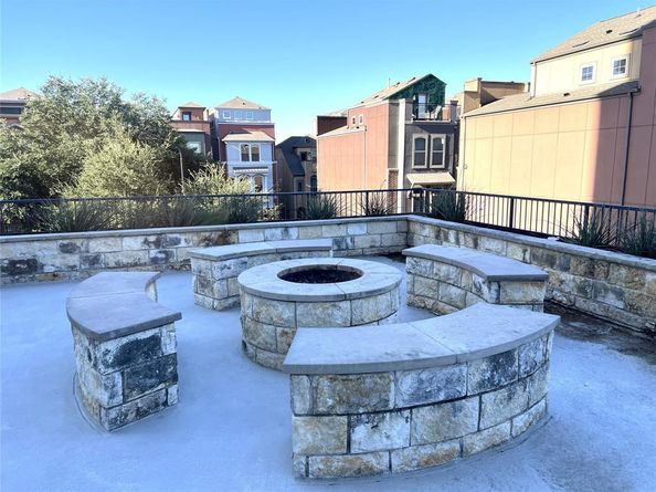 1001  Belleview Street  201, Dallas Texas 75215