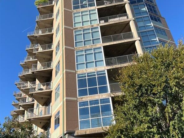 1001  Belleview Street  201, Dallas Texas 75215