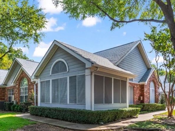 1023  Bridges Drive , Arlington Texas 76012