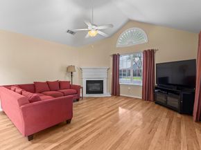 1023  Bridges Drive , Arlington Texas 76012