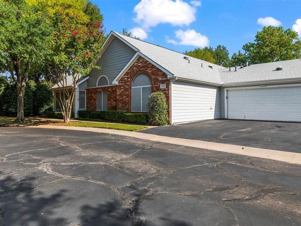 1023  Bridges Drive , Arlington Texas 76012