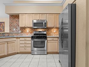 1023  Bridges Drive , Arlington Texas 76012