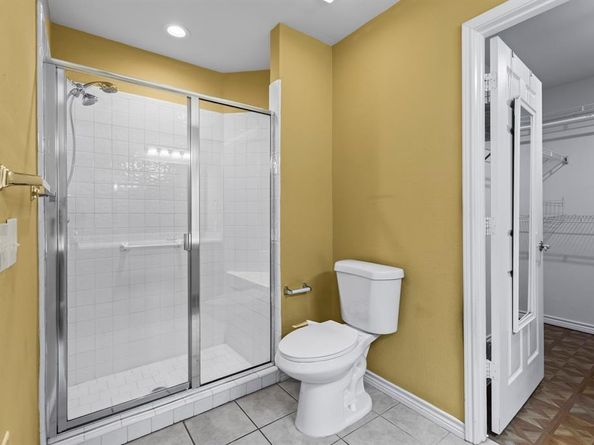 1023  Bridges Drive , Arlington Texas 76012