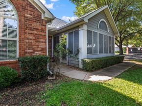 1023  Bridges Drive , Arlington Texas 76012