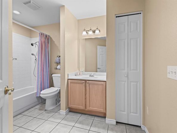 1023  Bridges Drive , Arlington Texas 76012