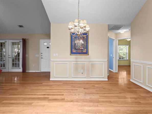 1023  Bridges Drive , Arlington Texas 76012