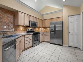 1023  Bridges Drive , Arlington Texas 76012