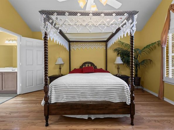 1023  Bridges Drive , Arlington Texas 76012