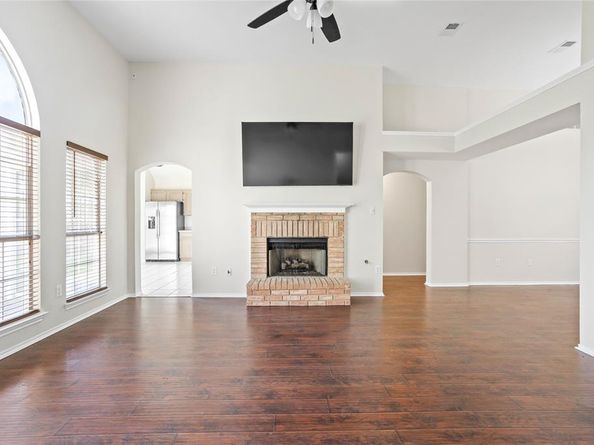 5424  Blue Water Lake Drive , Fort Worth Texas 76137