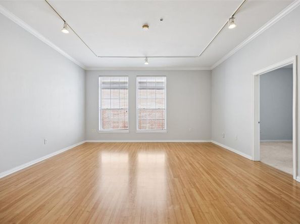 2305  Worthington Street  322, Dallas Texas 75204