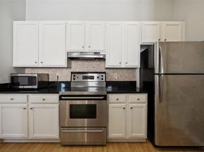 2305  Worthington Street  322, Dallas Texas 75204