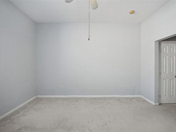 2305  Worthington Street  322, Dallas Texas 75204