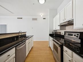 2305  Worthington Street  322, Dallas Texas 75204