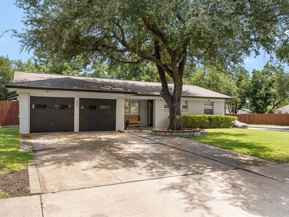 13806  Heartside Place , Farmers Branch Texas 75234