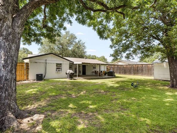 13806  Heartside Place , Farmers Branch Texas 75234