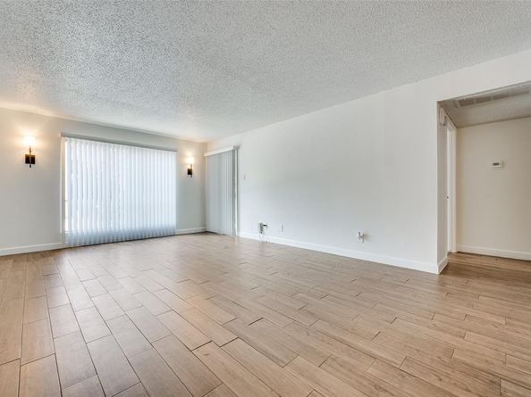 4859  Cedar Springs Road  146, Dallas Texas 75219