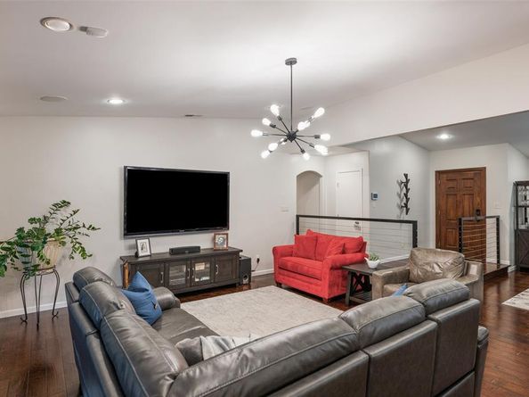 5709  Forest Lane , Dallas Texas 75230