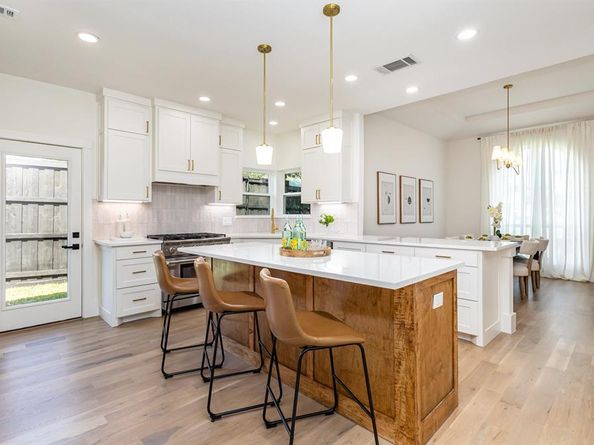 6402  Lakewood Boulevard , Dallas Texas 75214