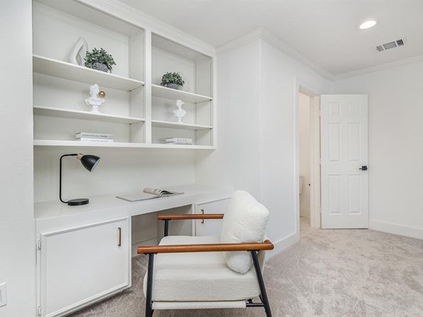 6402  Lakewood Boulevard , Dallas Texas 75214