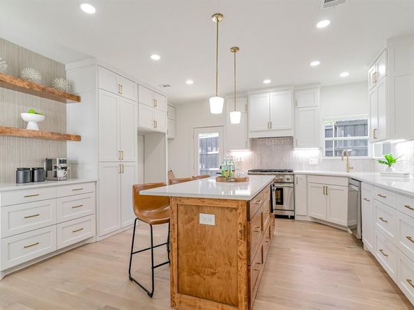 6402  Lakewood Boulevard , Dallas Texas 75214