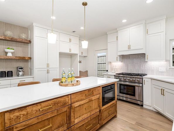 6402  Lakewood Boulevard , Dallas Texas 75214