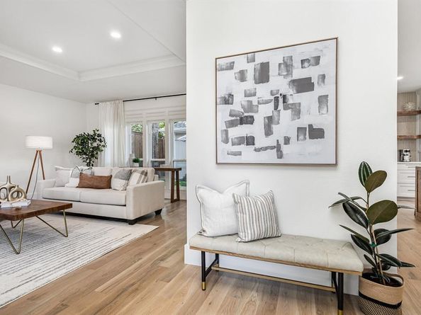 6402  Lakewood Boulevard , Dallas Texas 75214