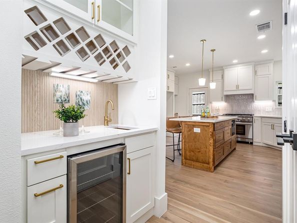 6402  Lakewood Boulevard , Dallas Texas 75214