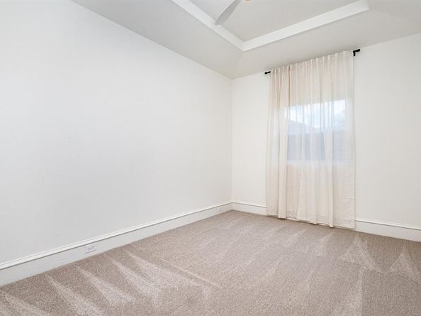 6402  Lakewood Boulevard , Dallas Texas 75214