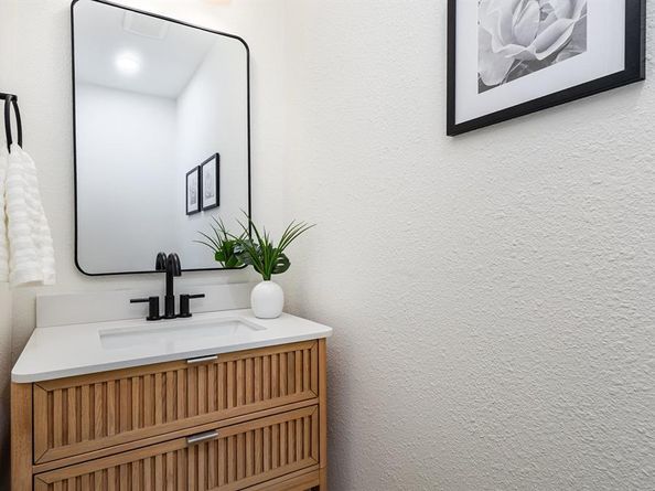 6402  Lakewood Boulevard , Dallas Texas 75214