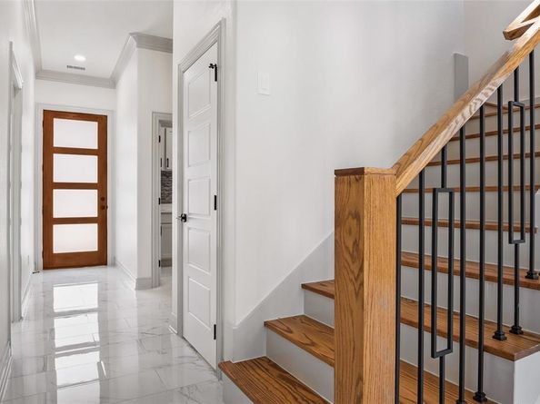 3708  Mcbroom Street , Dallas Texas 75212